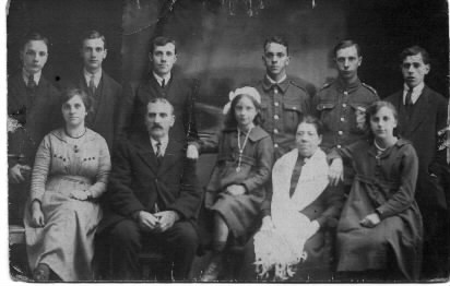 John & Mary Marsh's family 1918