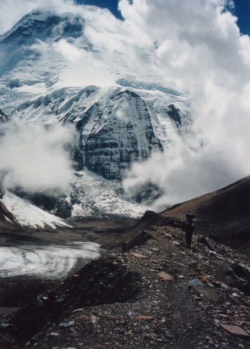 Descent on Chanbaran Glacier morraine to Dhaulagiri Base Camp