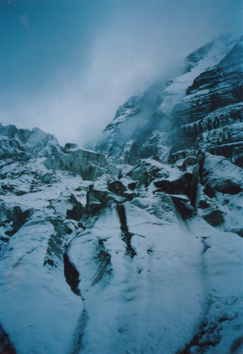 Glacier in north col between Dhaulagiri I and Tukuche