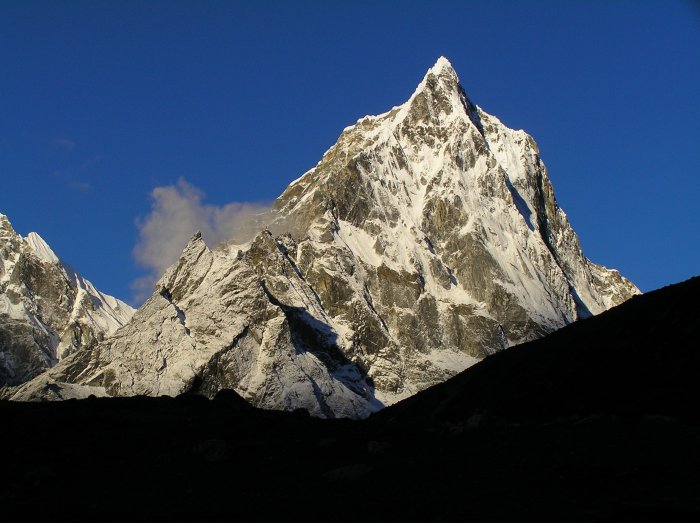 Arakam Tse (6423m) at dawn from Thuklha