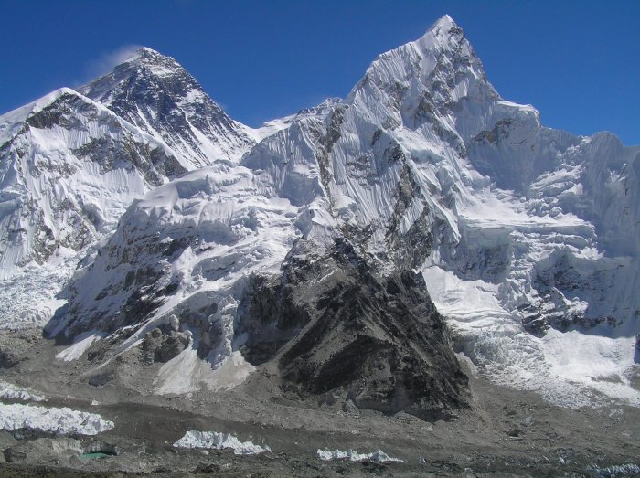 Everest & Nuptse (7861m) from the summit of Kala Pattar