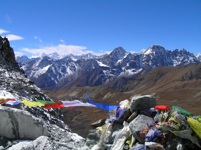 View west into Ngozumpa Glacier valley from the Cho La