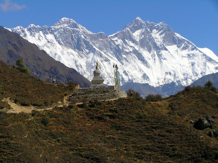 View back up the Khumbu to Everest and Lhotse (8414m)